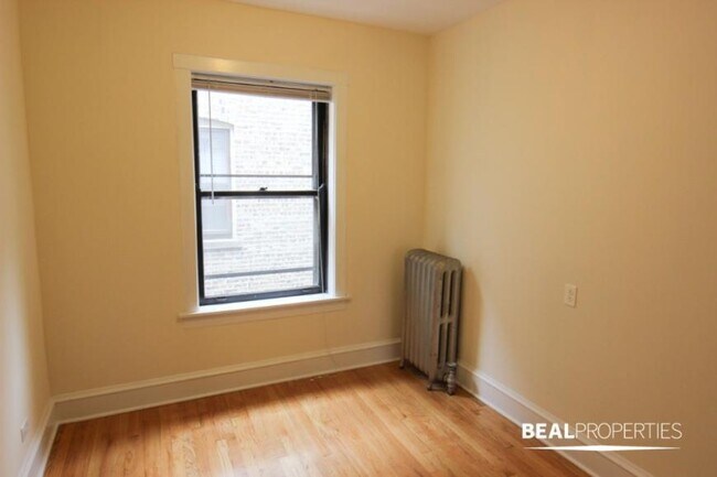 Building Photo - 1 bedroom in CHICAGO IL 60625