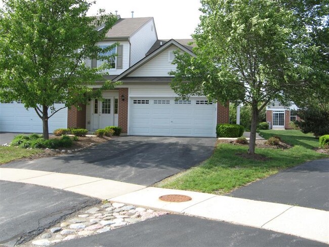 Building Photo - 24019 Walnut Cir
