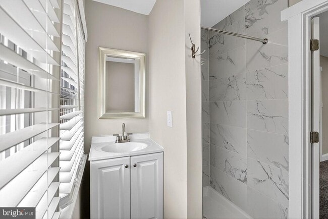 Building Photo - 2417 Washington St