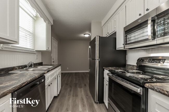 Building Photo - 1831 Palamino Dr