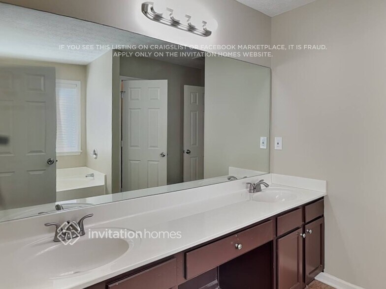 Building Photo - 2027 Pierce Way