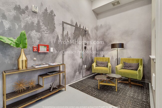 Building Photo - Updated Studio in the Heart of SE Portland!