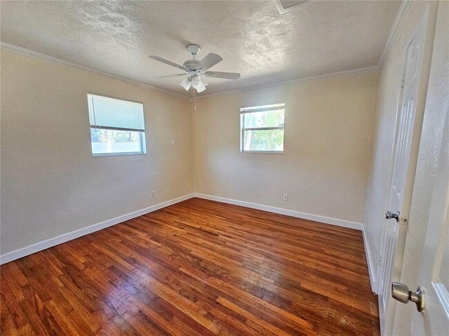 Building Photo - 5610 Kelly Dr N