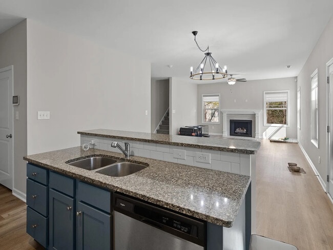 Building Photo - Room in House on Bounty Cir