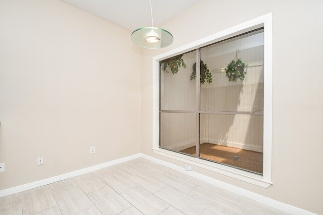 Building Photo - 9625 Bayou Brook St