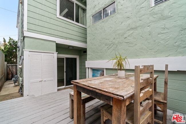 Building Photo - 115 44th St