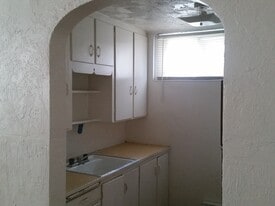 Building Photo - 219 H St