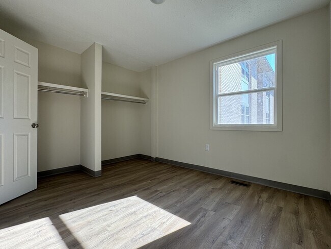 Building Photo - 204 S Clydeton Rd