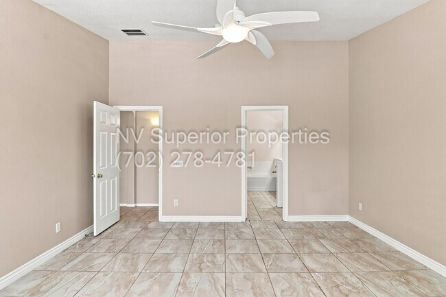 Building Photo - SE!! Stallion Mountain!! Gated!!! Single Story Home!! No Carpets!!! Covered patio!! Water Conditi...