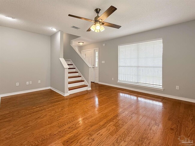 Building Photo - 2121 Pin High Dr