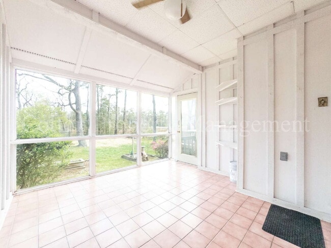 Building Photo - 202 Crooked Creek Rd