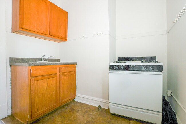 Building Photo - 5423 S Harper Ave