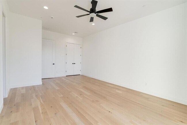 Building Photo - 827 NW 8th St