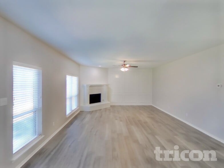 Building Photo - 8401 Manchester Dr