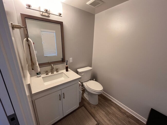 Building Photo - 2 Bed 2.5 Bath 1,423 Sq. Ft. Luxury Coastal Condo with Ocean View Deck