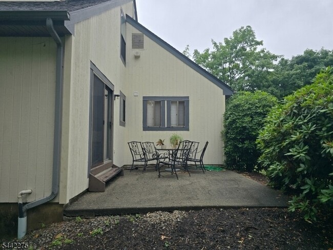 Building Photo - 41 Arbor Cir