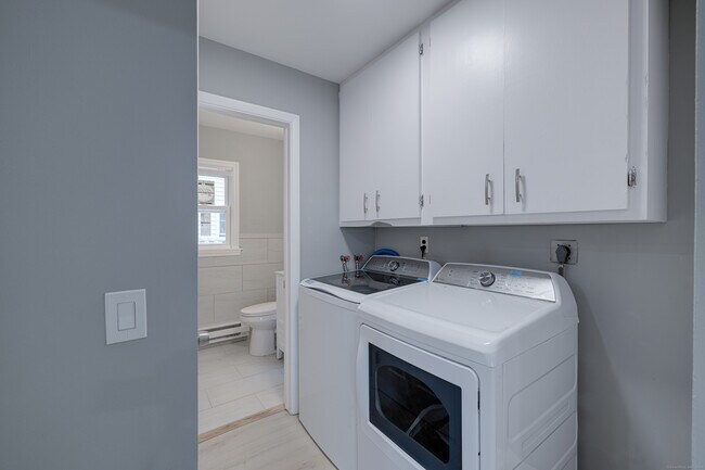 Building Photo - 151 Seaside Ave
