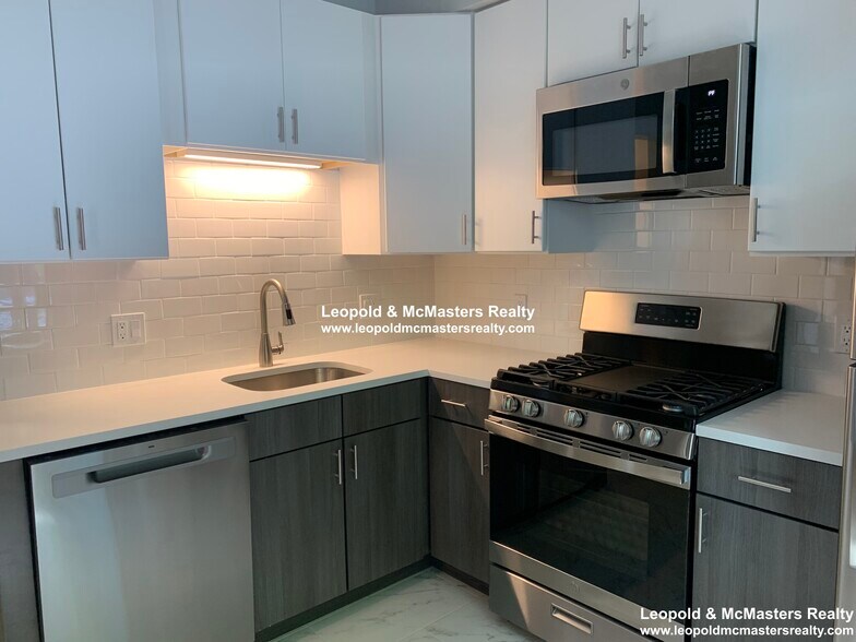 Building Photo - 130 Longwood Ave