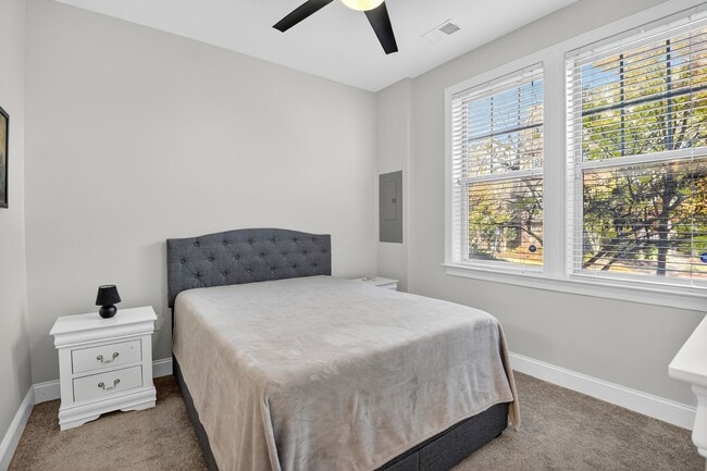 Building Photo - 7902 Yellowstone Way