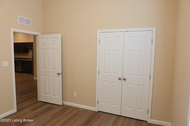 Building Photo - 114 Peonia Rd