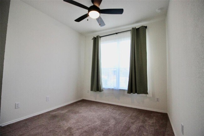 Building Photo - 240 Robert Hightower Dr