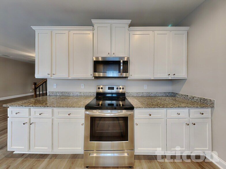 Building Photo - 821 Crescent Way