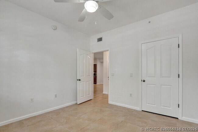 Building Photo - 7101 Myrtlewood Cir W