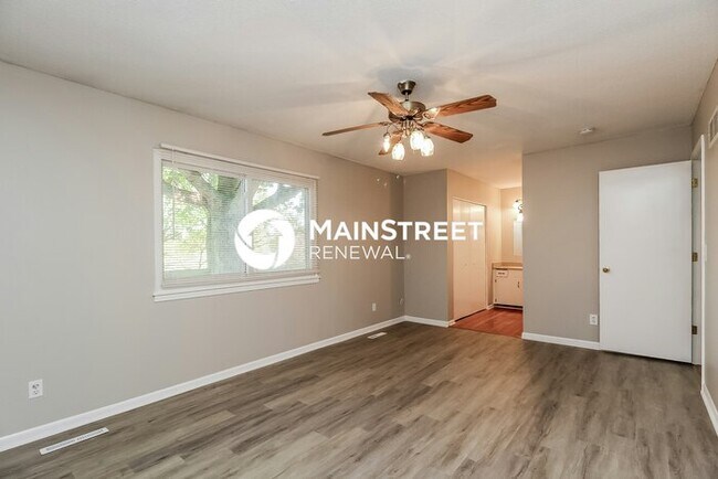Building Photo - 3 Bedroom Pet-Friendly Home in Kansas City...