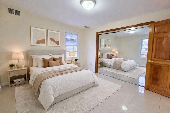 Building Photo - 911 80th St