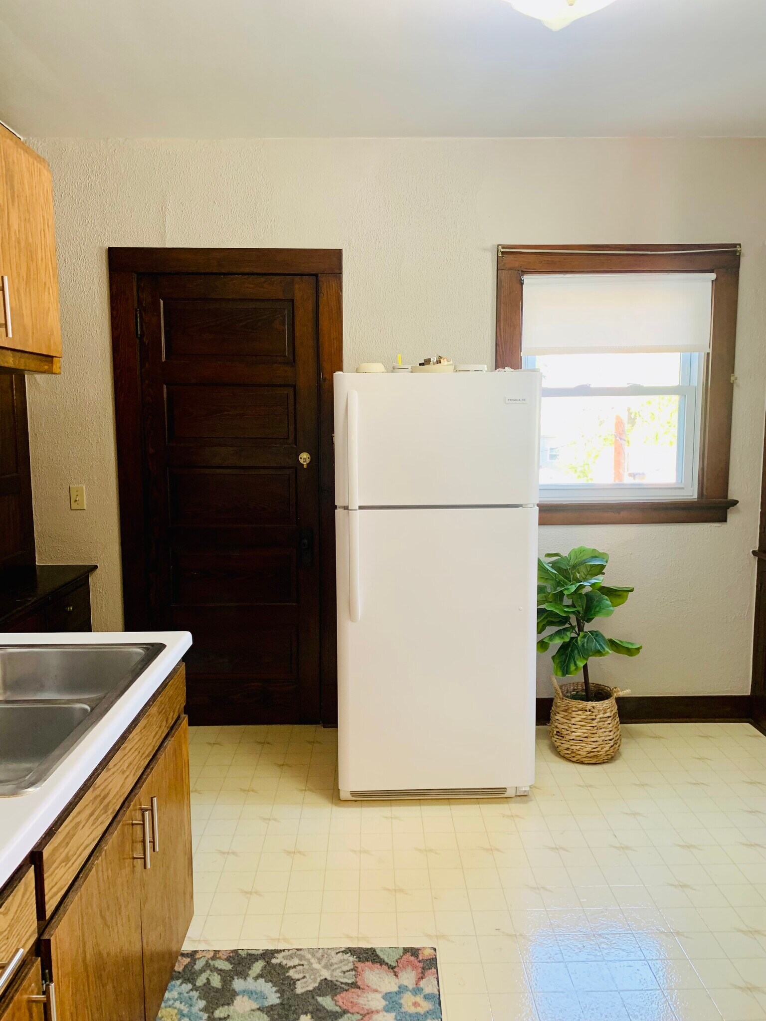 Kitchen - 111 Amherst Dr