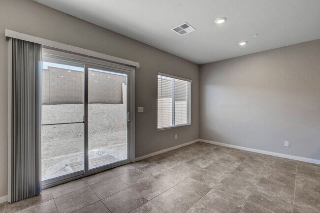 Building Photo - 2021 SINGLE FAMILY HOME IN GATED COMMUNITY