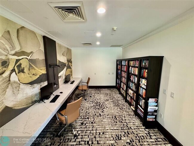 Building Photo - 610 W Las Olas Blvd