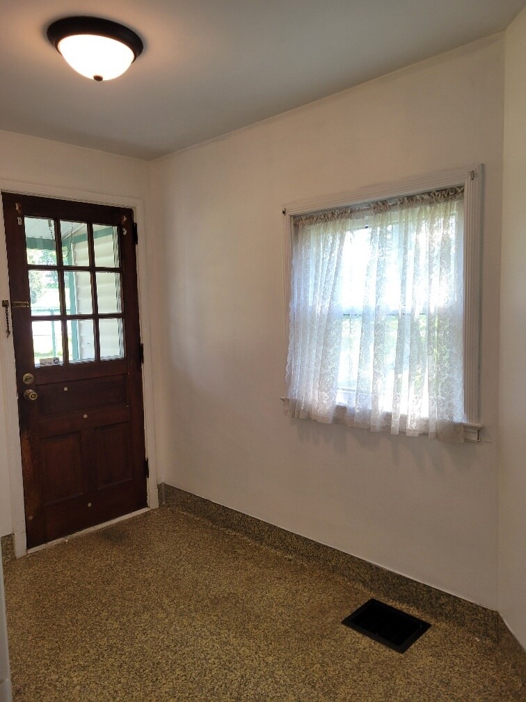 Building Photo - 848 Stone Hill Rd