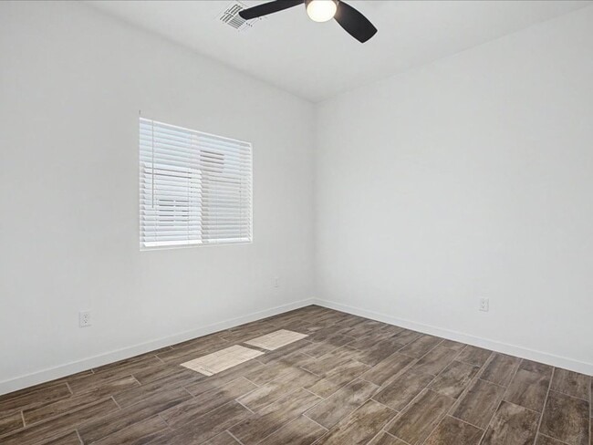 Building Photo - 5655 E 29th St