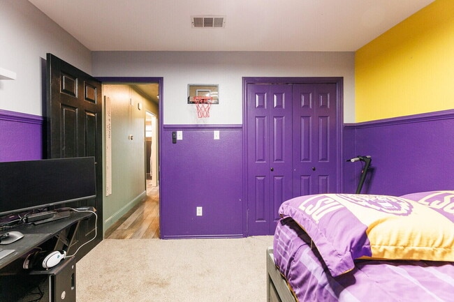 Building Photo - 6037 72nd St