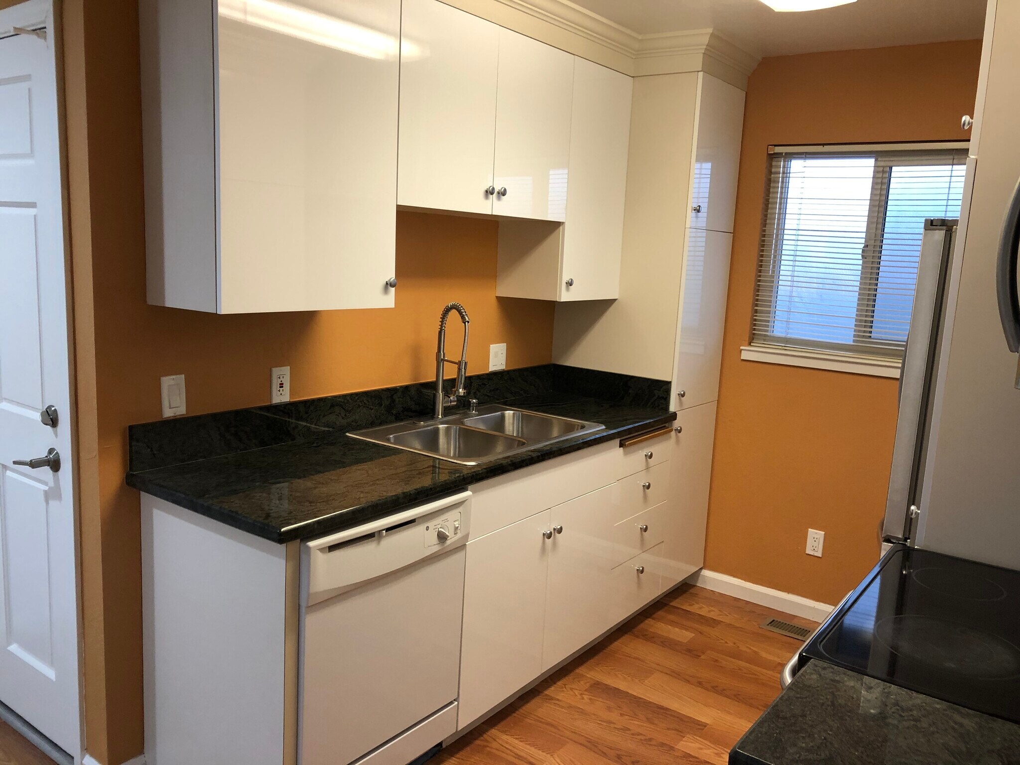 Building Photo - 1675 Whitwood Ln