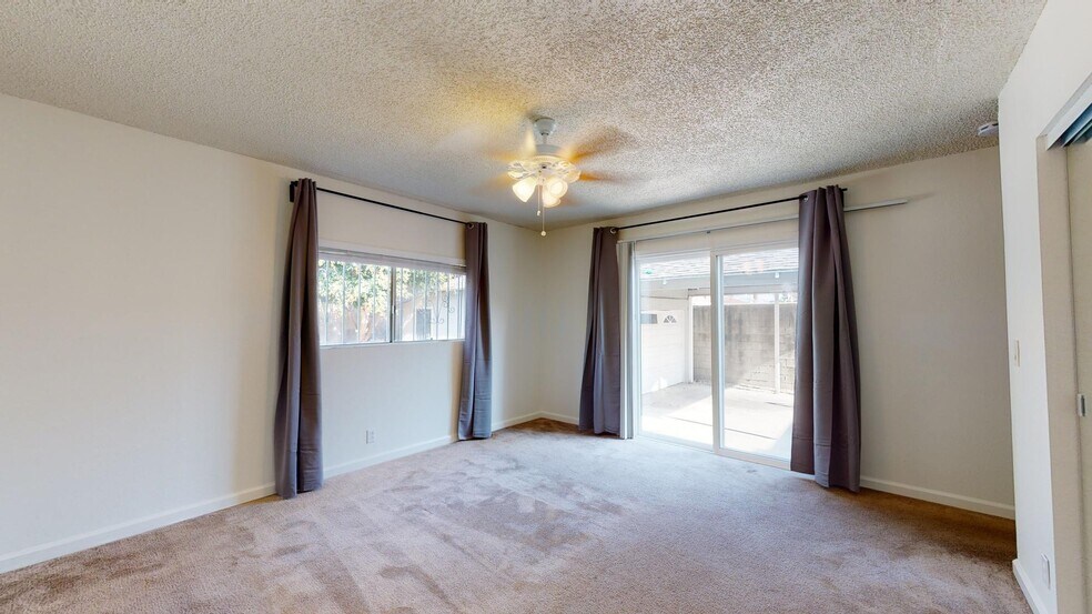 Building Photo - 3423 W 58th Plz