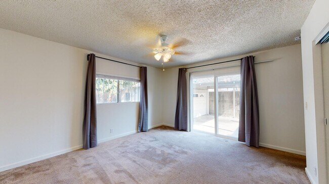 Building Photo - 3423 W 58th Plz