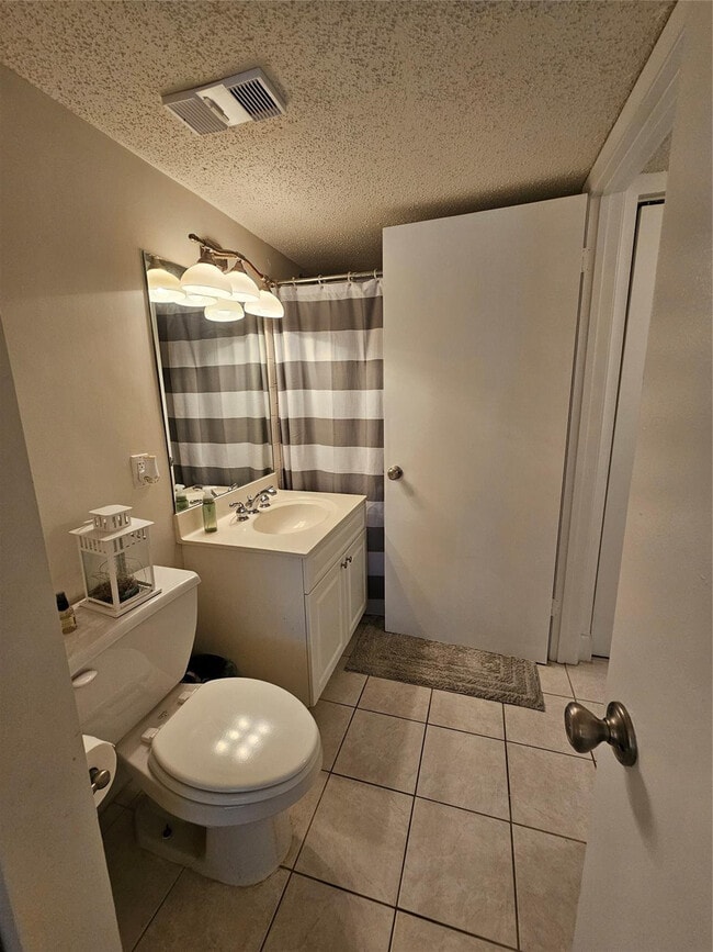 Building Photo - 6355 La Costa Dr