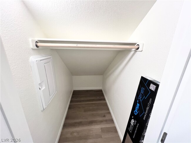 Building Photo - 2625 Dahlia Fls Ave