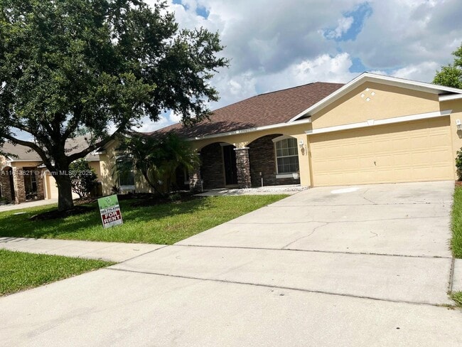 Building Photo - 3085 Mandolin Dr