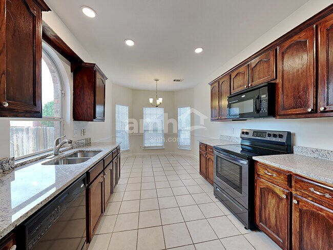 Building Photo - 73 N Highland Dr