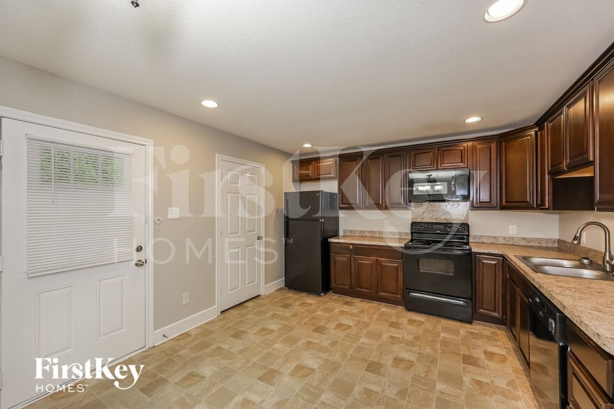 Building Photo - 607 Lentisco Dr