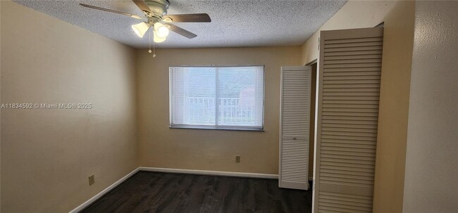 Building Photo - 2957 Oak Park Cir