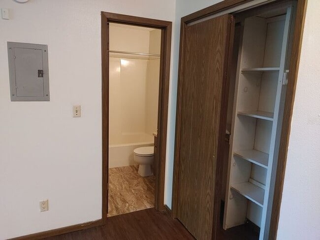 Building Photo - $875 | 1 Bedroom, 1 Bathroom Apartment | No Pets | Available for IMMEDIATE Move In!