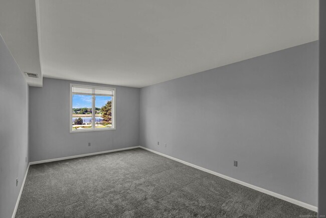 Building Photo - 1128 Windward Rd