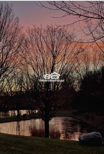 Building Photo - 10845 Lexington Dr