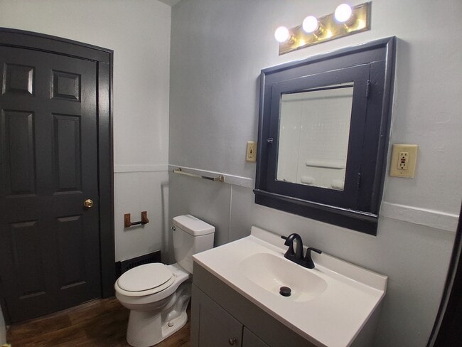 Building Photo - 9 State St N