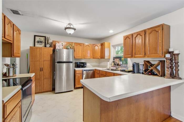 Building Photo - 711 Wilkinson St