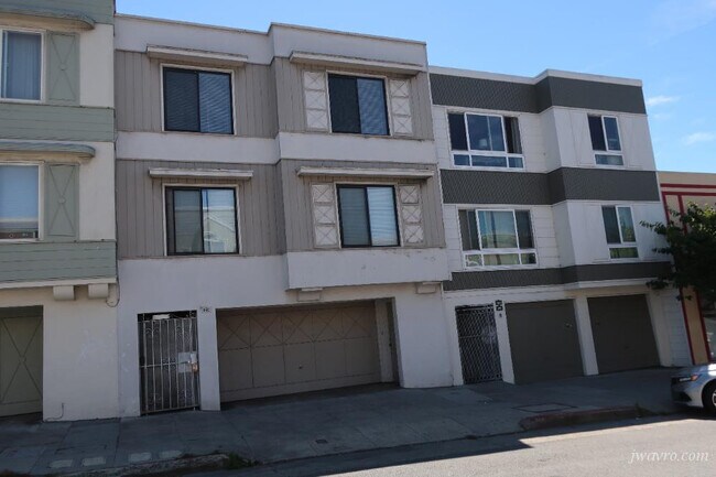 Building Photo - 1535 Irving St